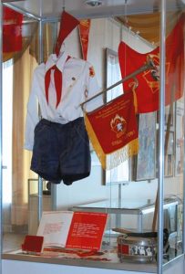 Young Pioneer organization of the Soviet Union necktie
